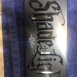 Eyeshadow palette KAT VON D